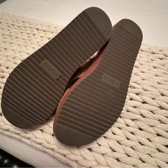 New without box, Vionic Hayden slides, toffee color, sz 8 - Picture 4 of 5